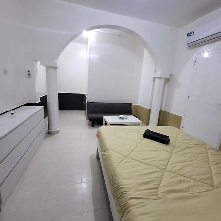 Corniche Full Studio Apartment Абу-Даби Экстерьер фото