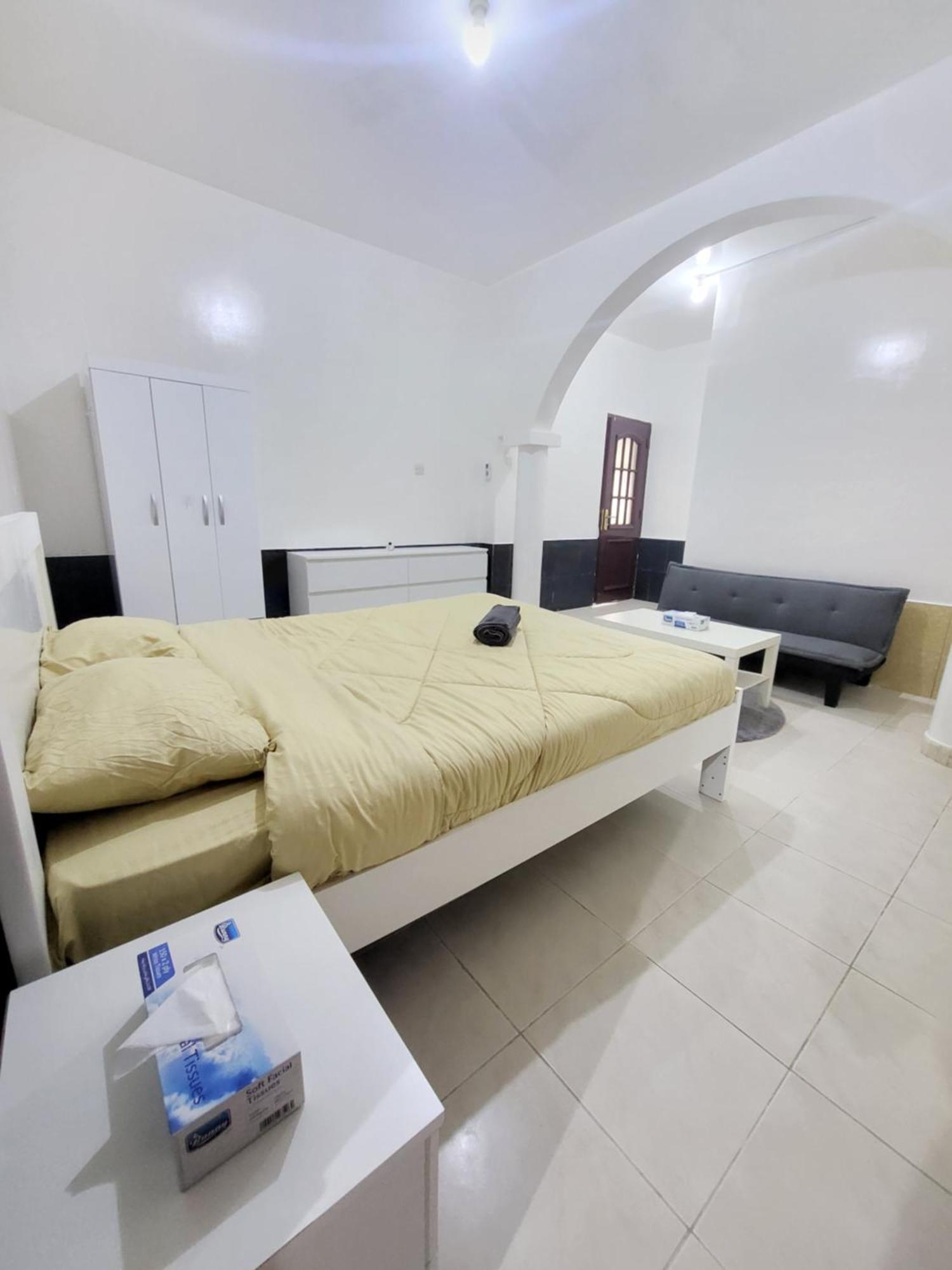 Corniche Full Studio Apartment Абу-Даби Экстерьер фото