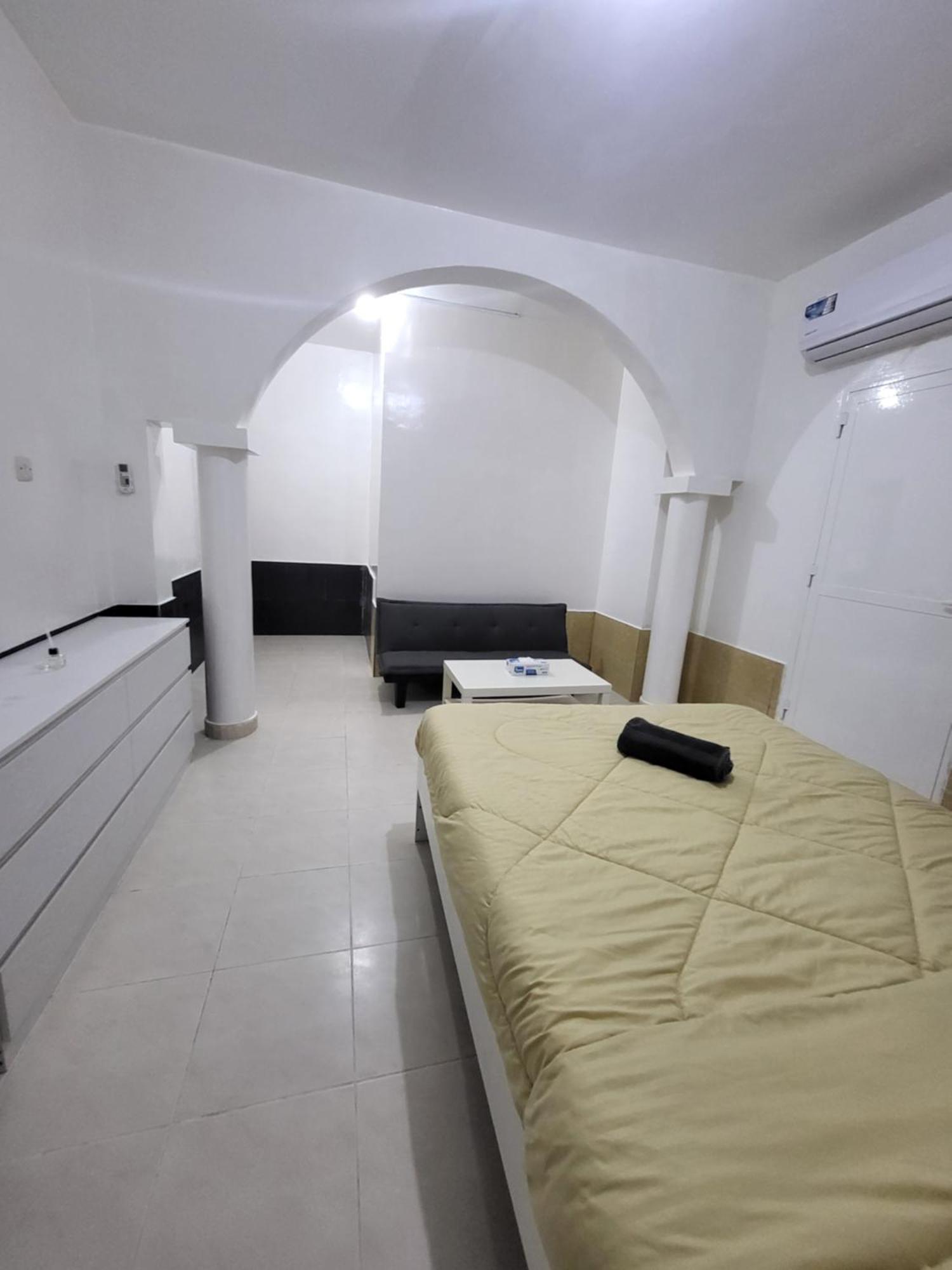 Corniche Full Studio Apartment Абу-Даби Экстерьер фото